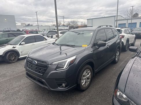 Used 2023 Subaru Forester image 3