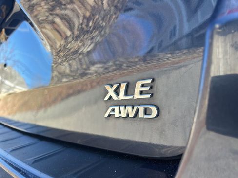 Used 2018 Toyota Sienna XLE w/ XLE Navigation Package image 10