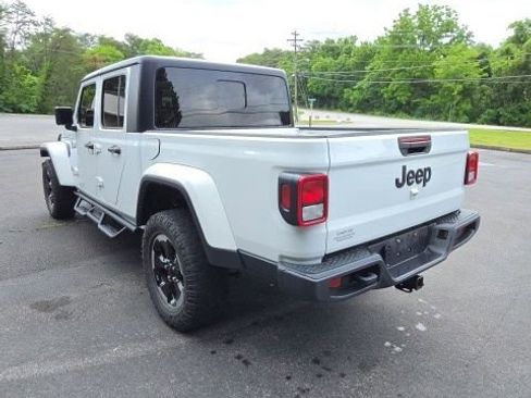 Used 2022 Jeep Gladiator Sport AWD/4WD image 10
