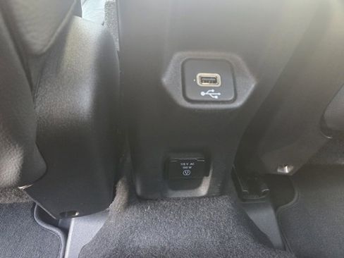 Used 2019 Jeep Renegade Limited w/ Quick Order Package 22P image 28