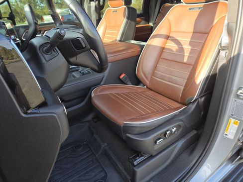 Used 2025 GMC Sierra 2500 Denali Ultimate image 31