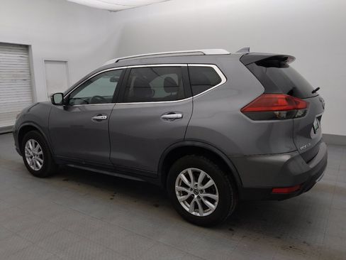 Used 2018 Nissan Rogue SV image 3