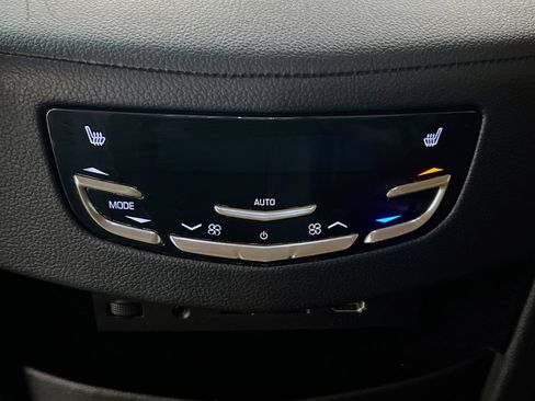 Used 2017 Cadillac Escalade Luxury image 19