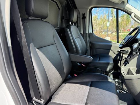 Used 2023 Ford Transit 250 Low Roof AWD image 21