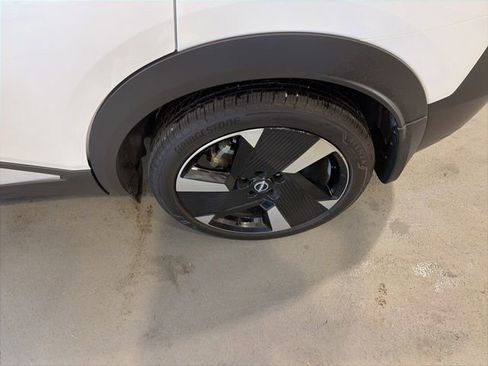Certified 2025 Nissan Kicks SR w/ SR Premium Package AWD/4WD image 30