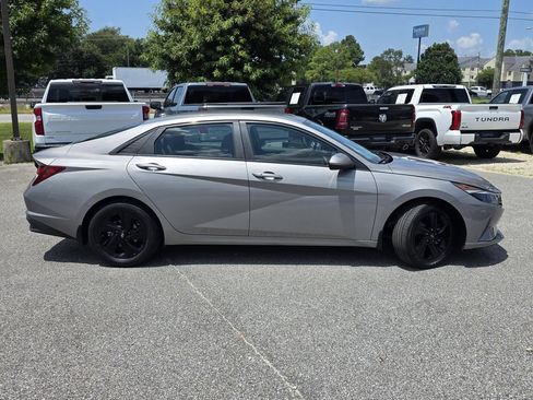 Used 2023 Hyundai Elantra SEL FWD image 24