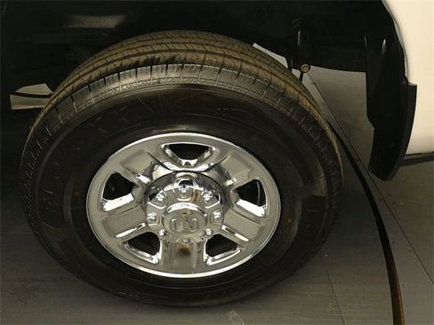 Used 2021 RAM 2500 Big Horn image 9