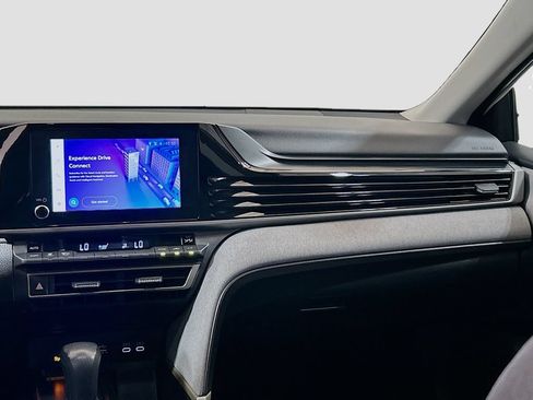Used 2025 Toyota Camry LE w/ Convenience Package FWD image 19