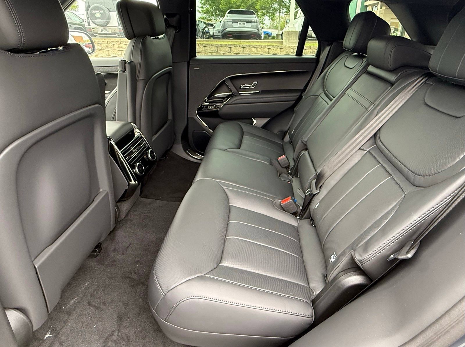 New 2026 Land Rover Range Rover Sport Dynamic SE AWD/4WD image 16