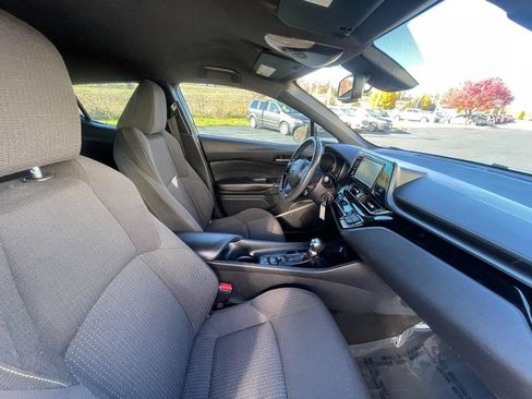 Used 2018 Toyota C-HR XLE image 10