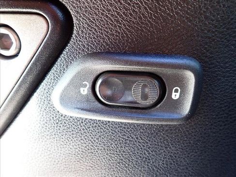 Used 2011 Jeep Wrangler Unlimited Sport AWD/4WD image 12