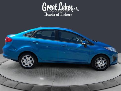 Used 2013 Ford Fiesta SE image 6