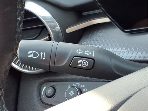 Used 2025 Chevrolet Trax ACTIV w/ Driver Confidence Package FWD image 28