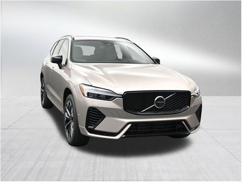 New 2026 Volvo XC60 T8 Plus w/ Protection Package Premier AWD/4WD image 7