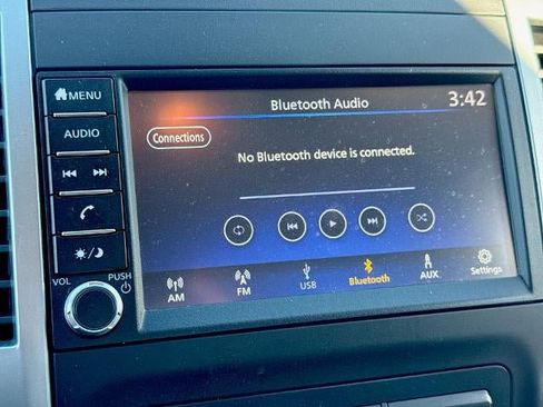 Used 2019 Nissan Frontier SV image 13