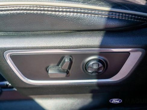 Used 2021 RAM 1500 Laramie w/ Sport Appearance Package AWD/4WD image 18