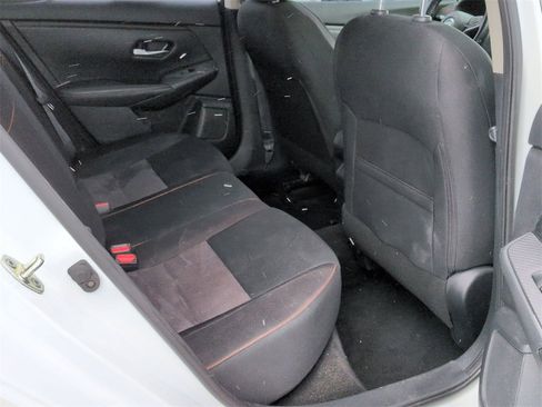 Used 2022 Nissan Sentra SR w/ Midnight Edition image 18