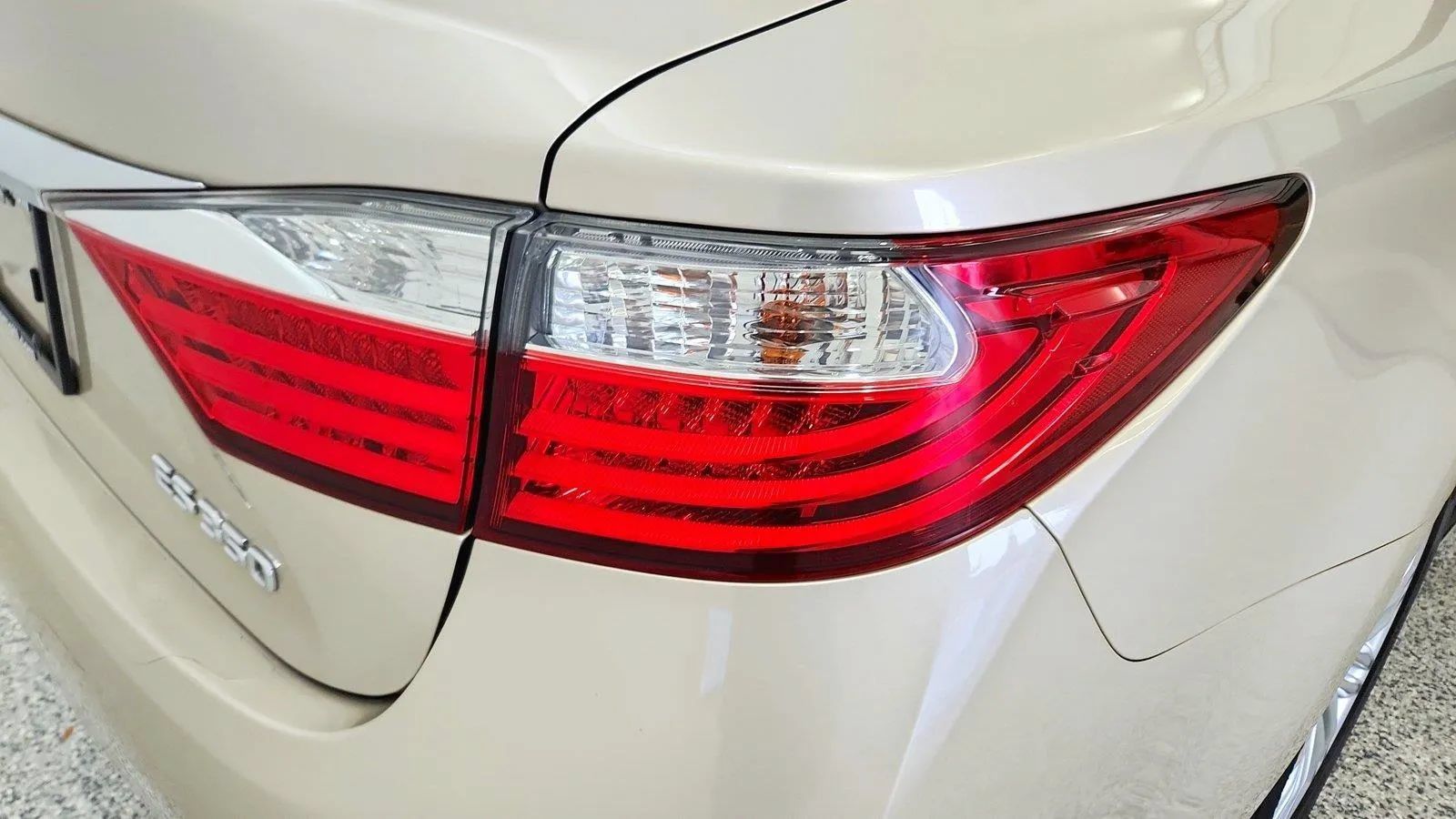 Used 2014 Lexus ES 350 w/ Luxury Package FWD image 33