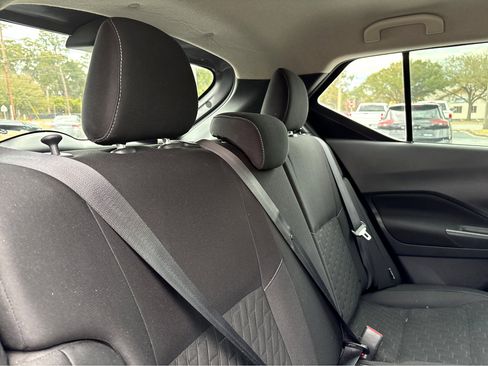 Used 2021 Nissan Kicks S image 12