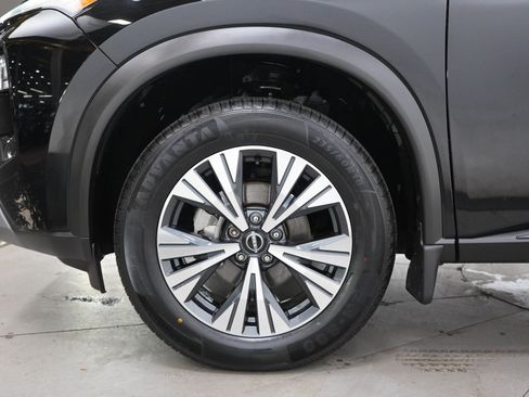 Used 2023 Nissan Rogue SV w/ SV Premium B Package AWD/4WD image 29