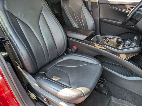 Used 2021 Lincoln Nautilus Reserve FWD image 32
