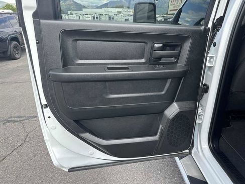 Used 2024 RAM 3500 Tradesman w/ Chrome Appearance Group image 14