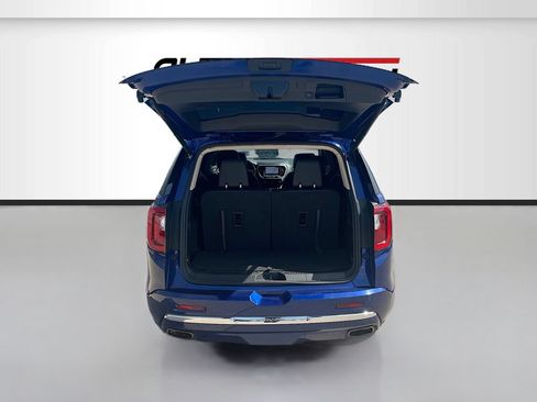 Used 2023 GMC Acadia Denali w/ Denali Ultimate Package FWD image 29