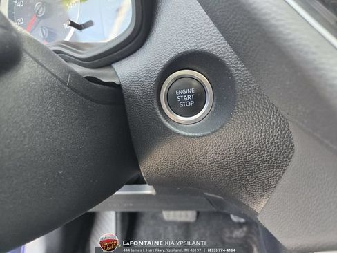Used 2022 Toyota Corolla Cross LE w/ Moonroof Package AWD/4WD image 22