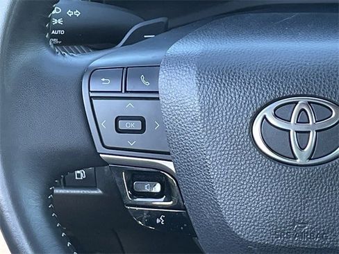 Used 2025 Toyota Camry SE image 14