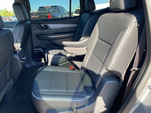 Used 2025 Buick Enclave Sport Touring AWD/4WD image 27