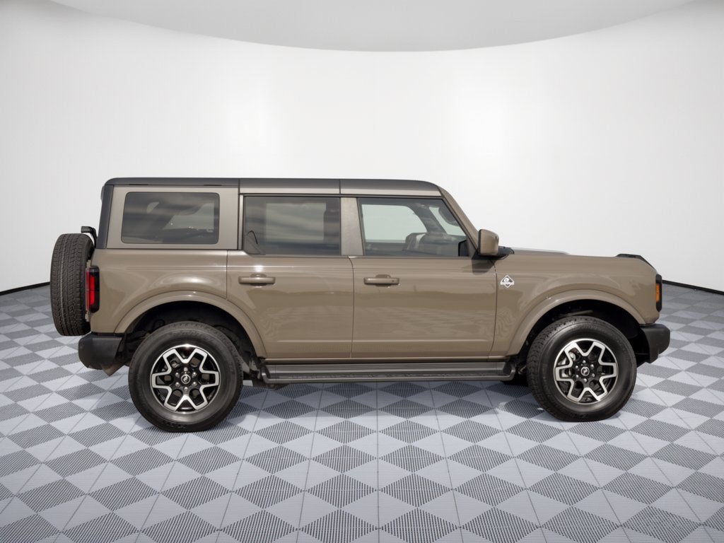 Used 2025 Ford Bronco Outer Banks AWD/4WD image 8