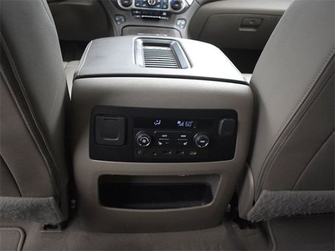 Used 2020 Chevrolet Suburban Premier w/ Premier 6.2L Value Package image 24