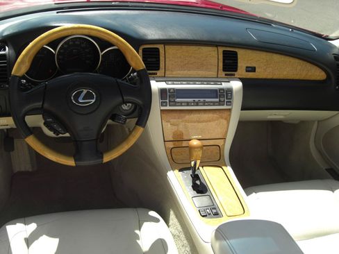 Used 2005 Lexus SC 430 Convertible RWD image 11