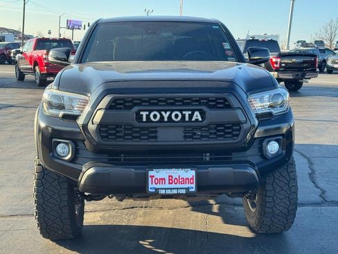Used 2020 Toyota Tacoma TRD Off-Road w/ TRD Premium Off Road Package image 8