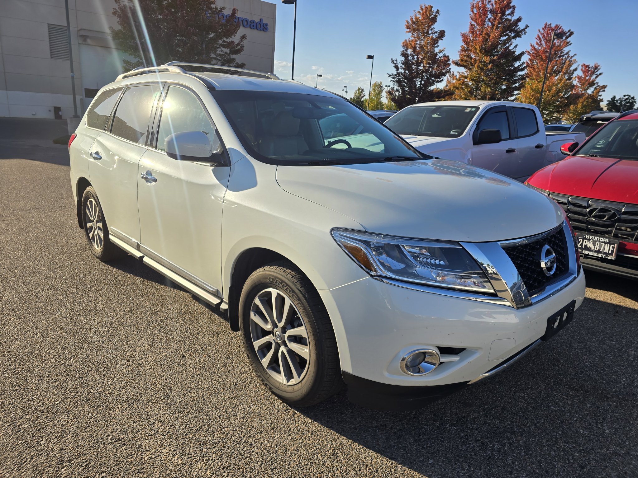 Used 2016 Nissan Pathfinder SL w/ SL Tech Package AWD/4WD image 7