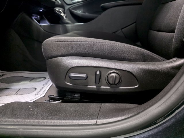 Used 2023 Chevrolet Malibu LT FWD image 12