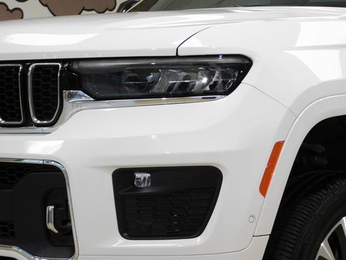 Used 2022 Jeep Grand Cherokee L Overland w/ Luxury Tech Group IV image 16