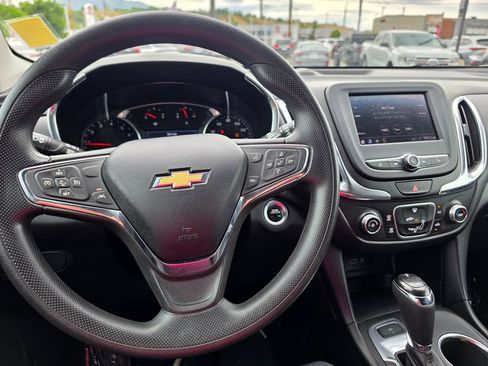 Used 2020 Chevrolet Equinox LT AWD/4WD image 16