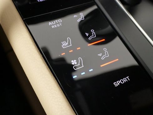 Used 2025 Porsche Macan image 69