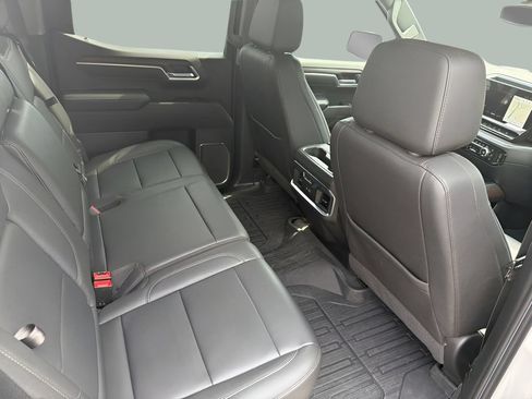 Used 2022 GMC Sierra 1500 SLT w/ SLT Premium Plus Package AWD/4WD image 12