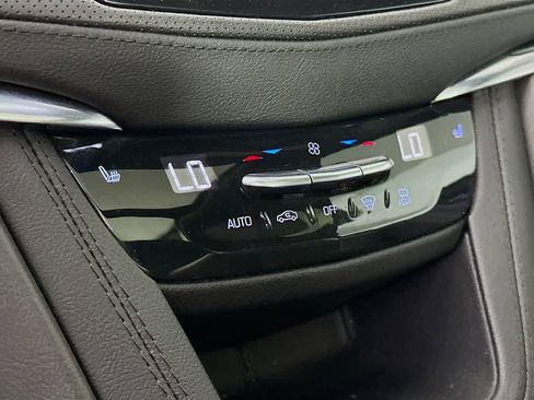 Used 2023 Cadillac XT5 Premium Luxury AWD/4WD image 18