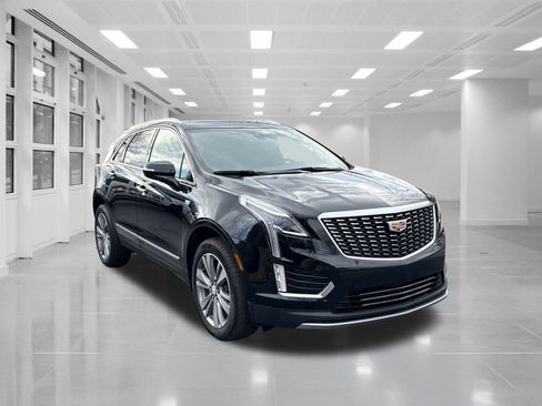 Certified 2025 Cadillac XT5 Premium Luxury image 3