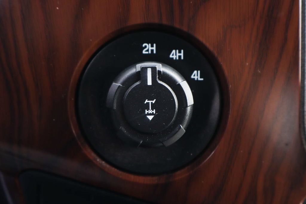 Used 2011 Ford F250 Lariat w/ Lariat Interior Pkg AWD/4WD image 38