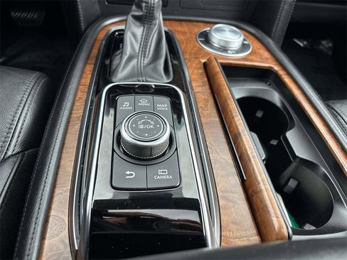 Used 2024 Nissan Armada SL w/ Captain's Chairs Package image 31