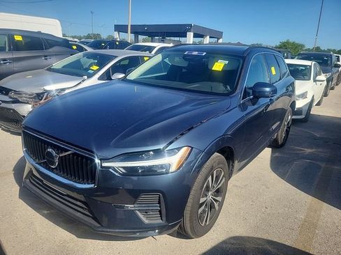 Used 2023 Volvo XC60 B5 Core image 1