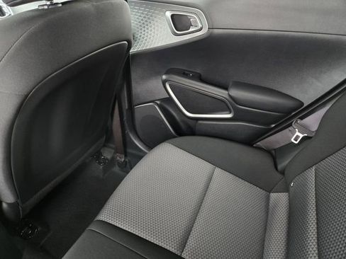 Used 2025 Kia Soul LX image 14