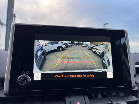 Used 2025 Toyota RAV4 XLE image 17