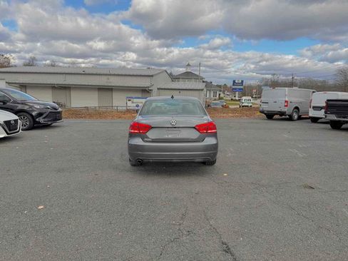 Used 2014 Volkswagen Passat 2.5 SE image 6