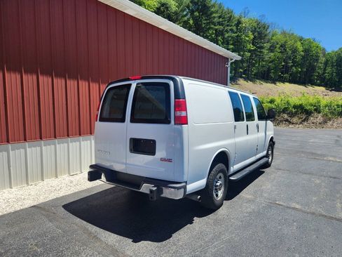 Used 2017 GMC Savana 2500 RWD image 9