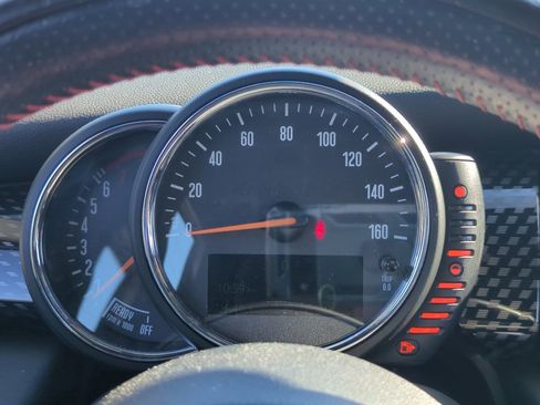 Used 2017 MINI Cooper S image 11